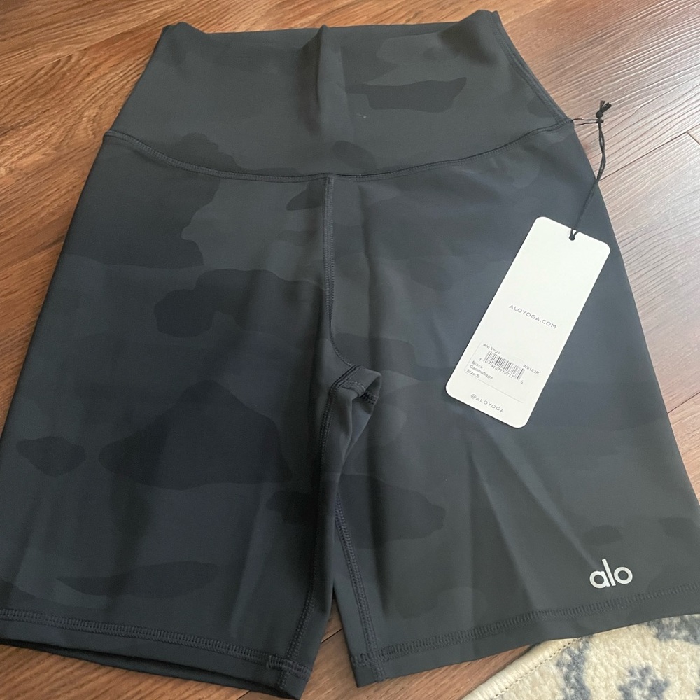 Alo Yoga 7" High-Waist Vapor Short